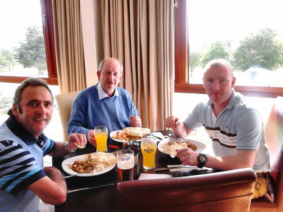 Eamon Cregan and Friends enjoy a lovely meal in Ballyclough after a round of golf in the UL GAA golf classic